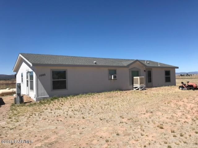 1085 W Saddle Rd, Paulden, AZ 86334 - photo 1