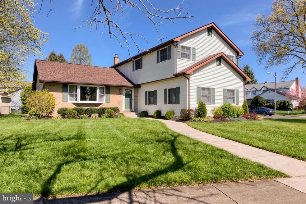 739 York Rd, Mount Laurel, NJ 08054 - photo 1