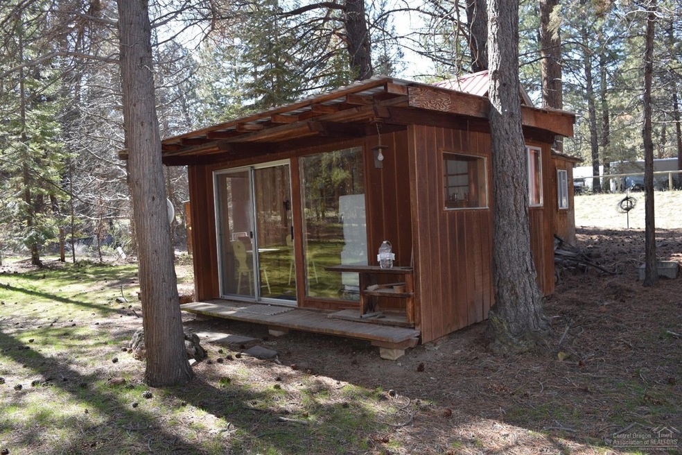 63585 Johnson Rd, Bend, OR 97703 - photo 1