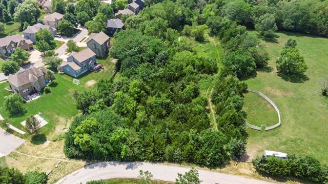 9560 Cherry Ln, Lenexa, KS 66220 - photo 1