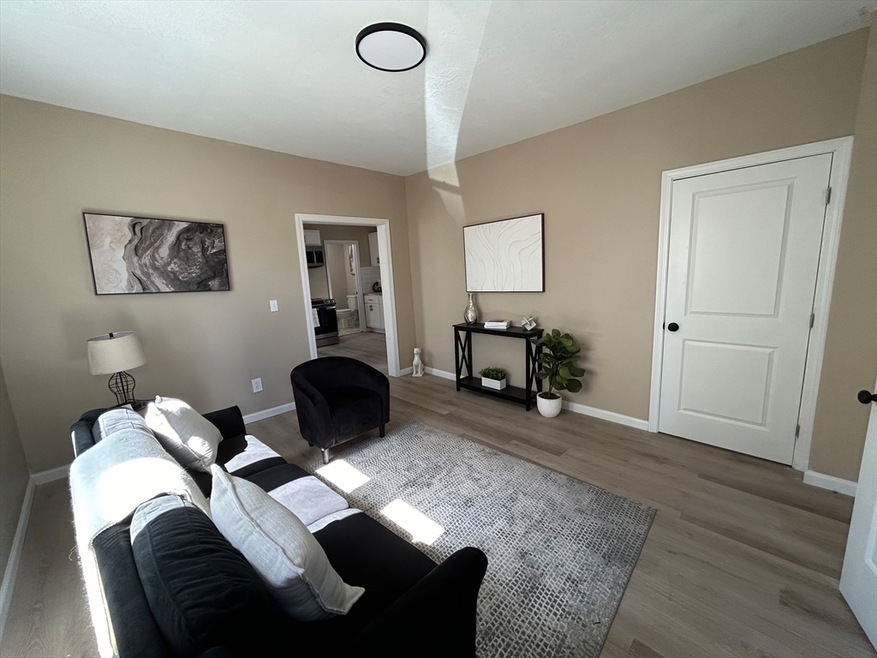 52 Osgood St unit 1, Springfield, MA 01107 - photo 1