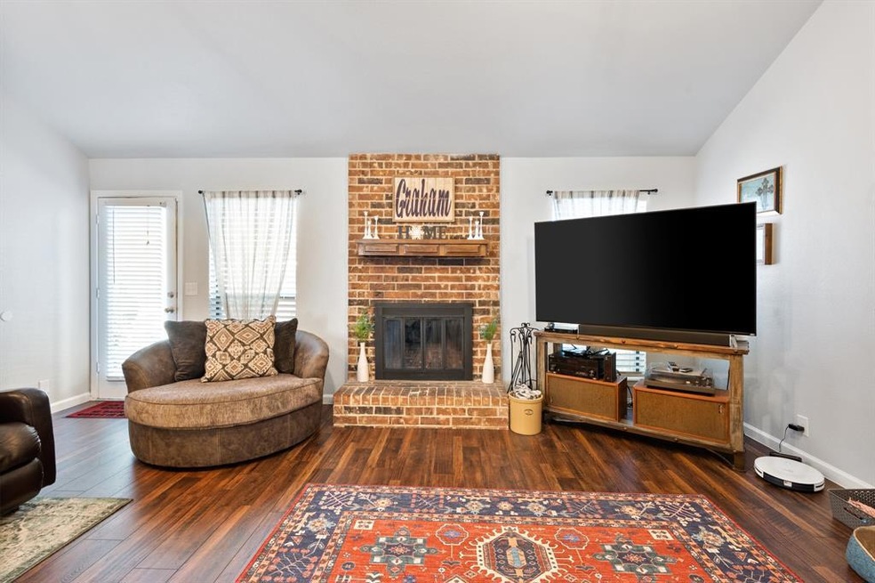 4036 Aragon Dr, Fort Worth, TX 76133 - photo 1