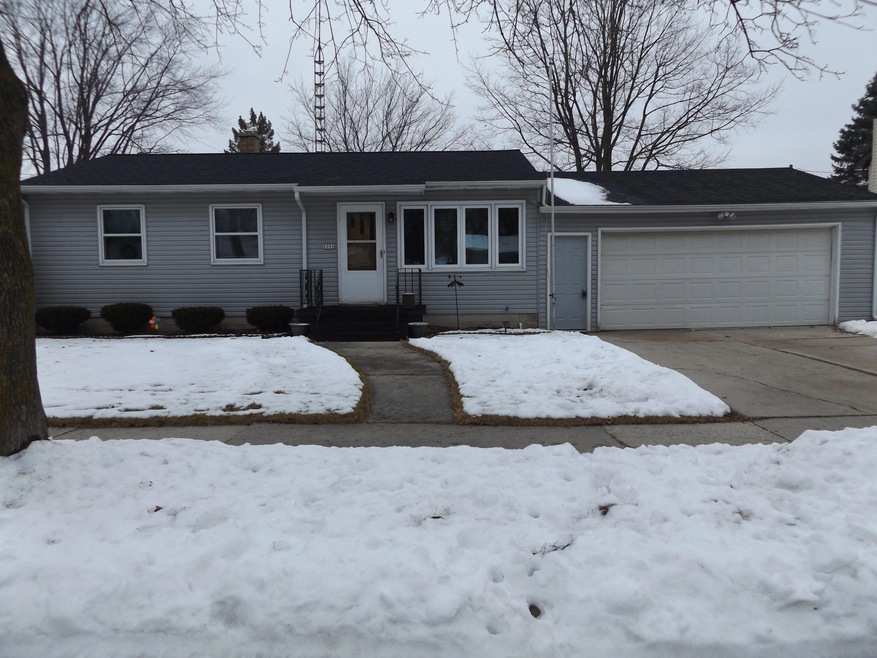 2006 Granger Rd, Manitowoc, WI 54220 - photo 1