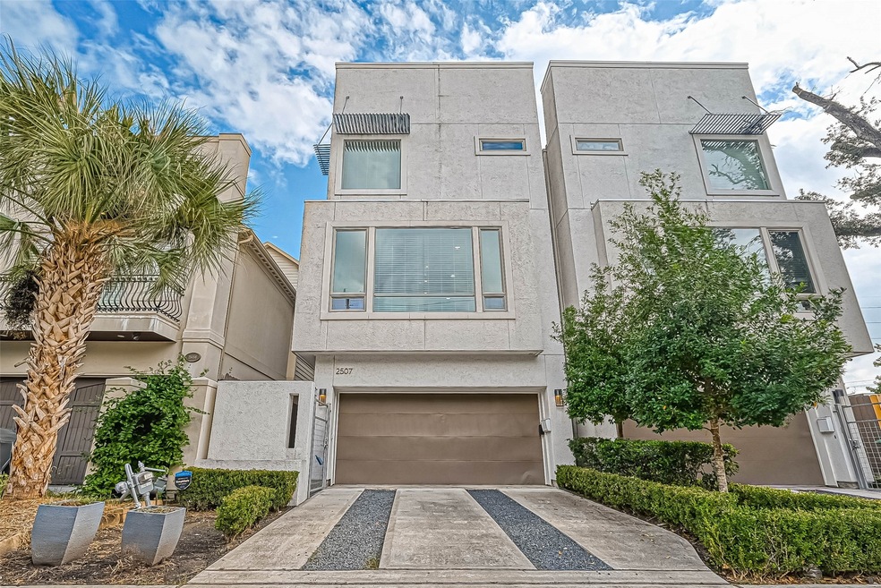 2507 Mcduffie St, Houston, TX 77019 - photo 1