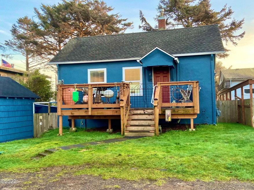 824 SW 9th St, Lincoln City, OR 97367 - photo 1