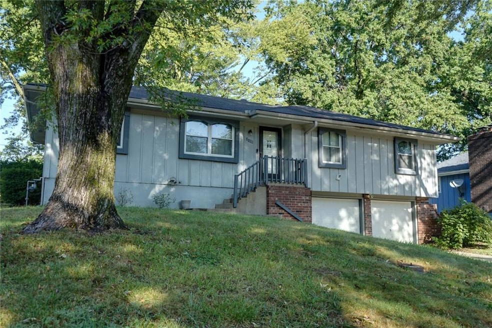 2100 N York St, Independence, MO 64058 - photo 1