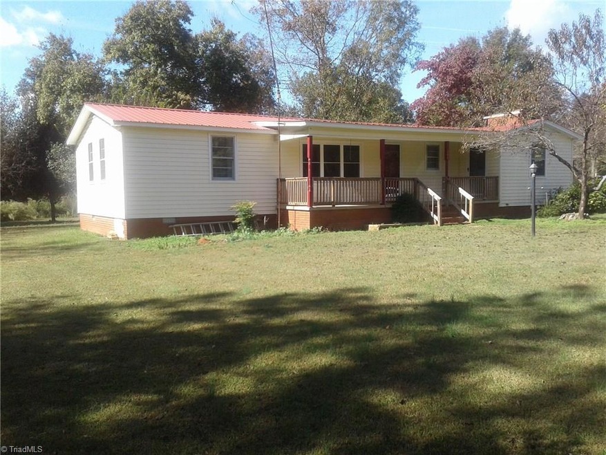 204 Mckay Rd, Seagrove, NC 27341 - photo 1