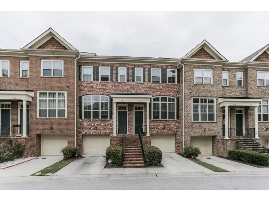 Well-maintained brick townhome in great location!