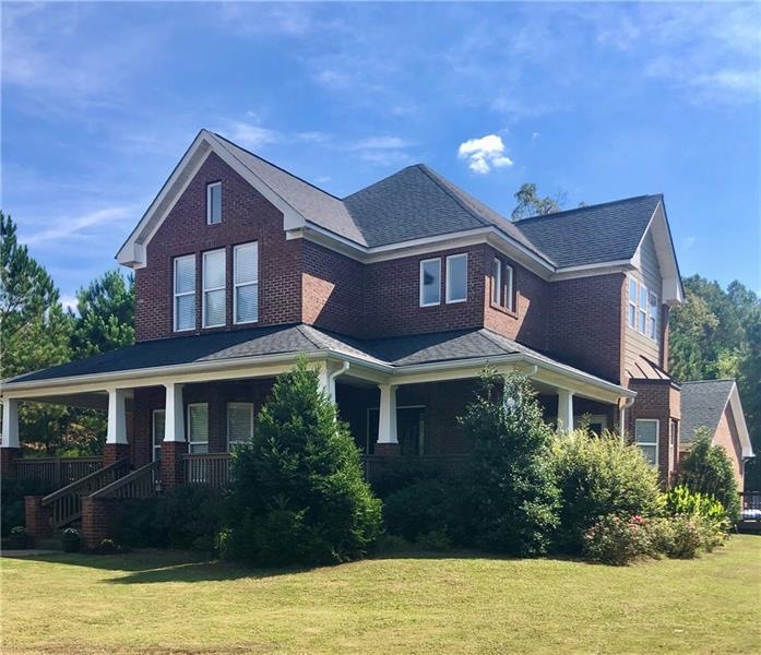 exterior front right corner view