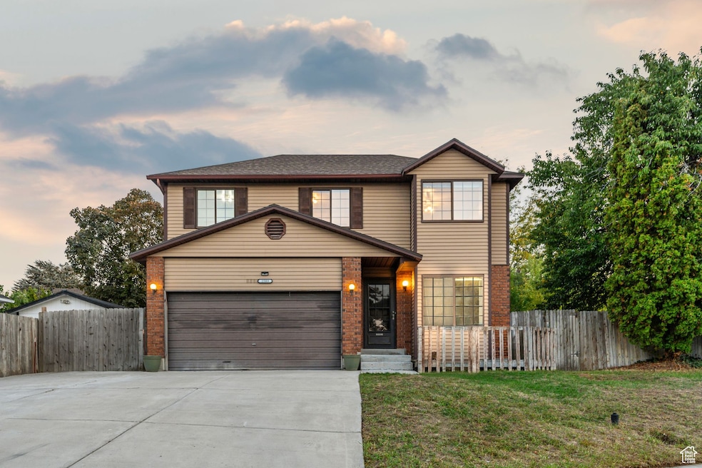 Under Contract $489,000