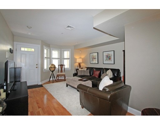 2 Lee Hill Rd unit 7, Roslindale, MA 02131 - photo 1