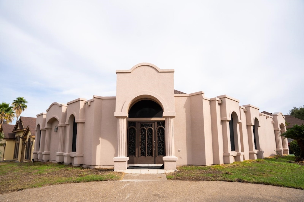 8801 Justice Dr, Laredo, TX 78045 - photo 1