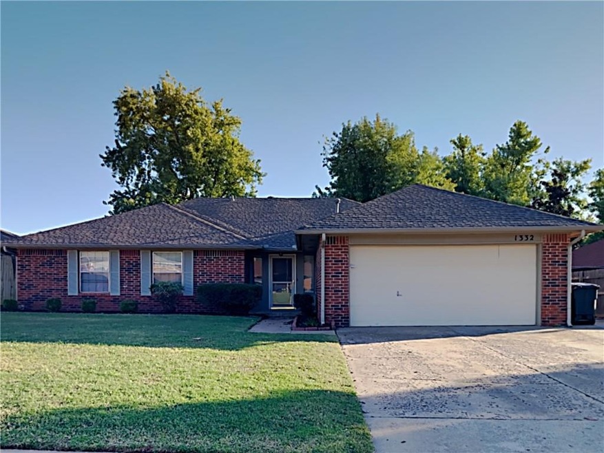 1332 NE 20th Place, Moore, OK 73160 - photo 1