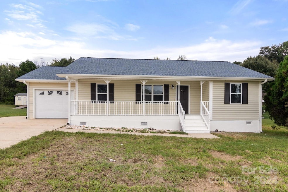 111 Hampton Glen Dr, Statesville, NC 28625 - photo 1