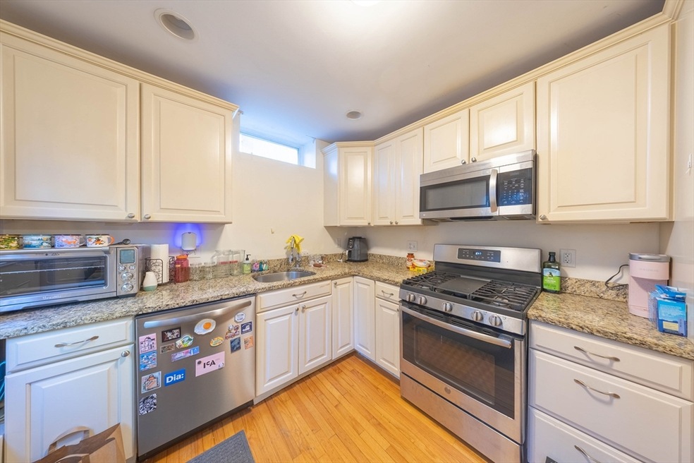 1020 Chestnut St unit G, Newton Upper Falls, MA 02464 - photo 1