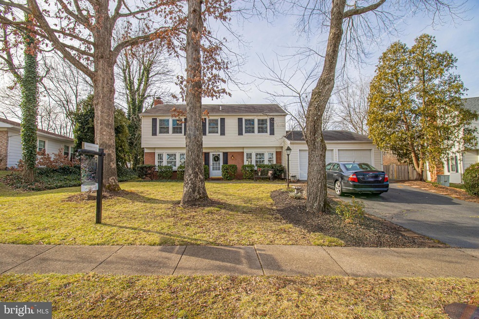 13150 Maltese Ln, Fairfax, VA 22033 - photo 1