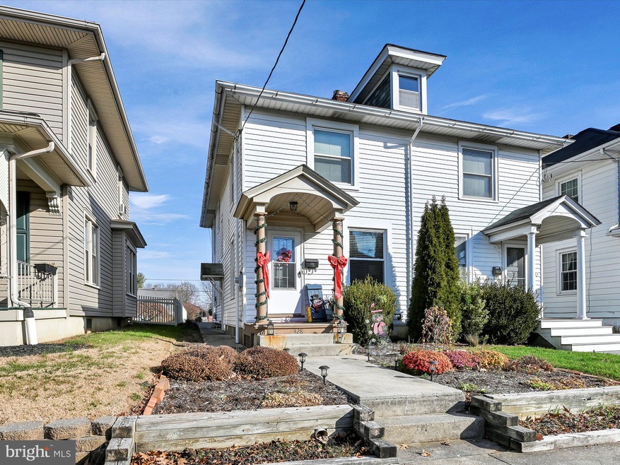 328 S Lincoln St, Palmyra, PA 17078 - photo 1