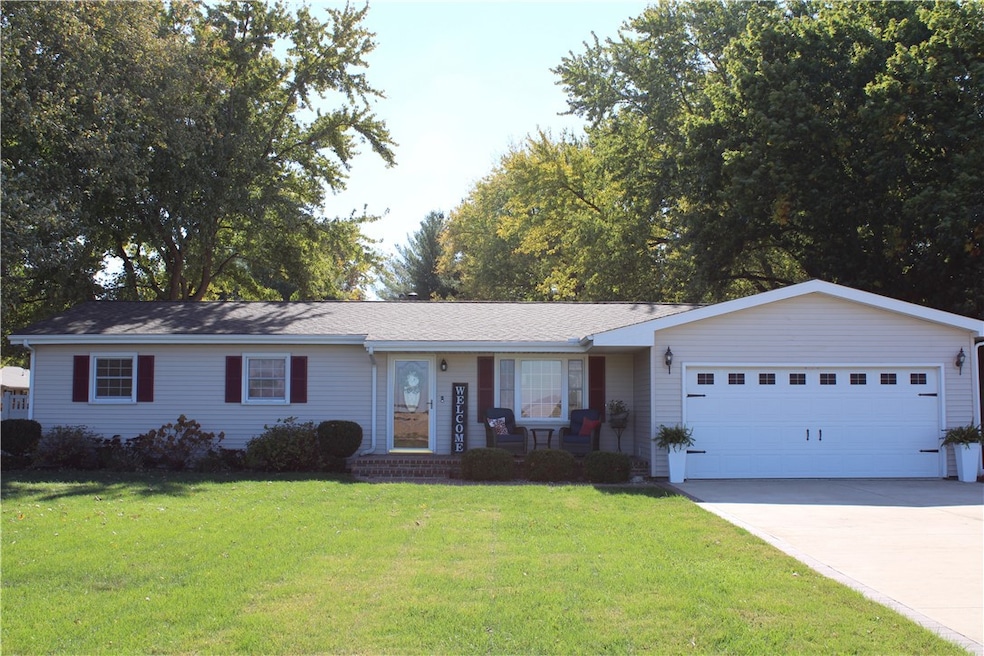 1660 E 1350 North Rd, Shelbyville, IL 62565 - photo 1