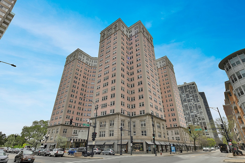 Edgewater Beach Apartments unit 507, Chicago, IL 60640 - photo 1