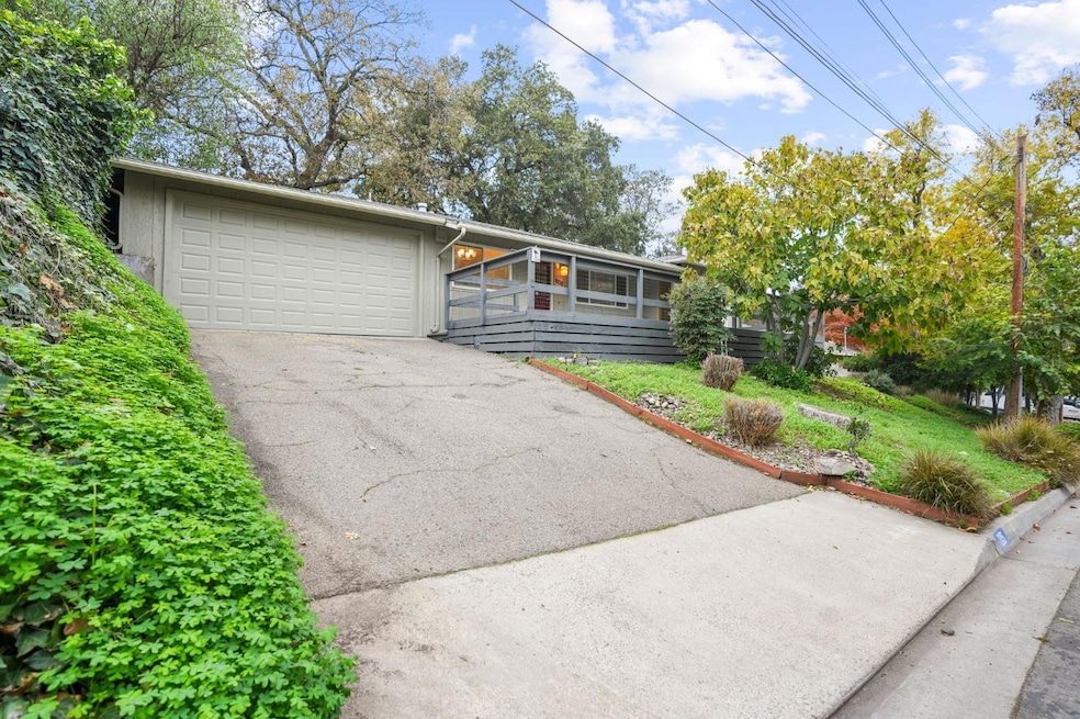 205 Loma Vista Way, Modesto, CA 95354 - photo 1