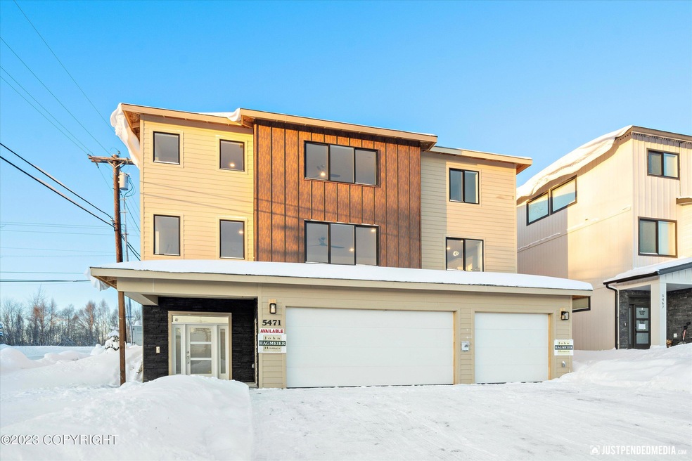 5471 Sandhill Loop