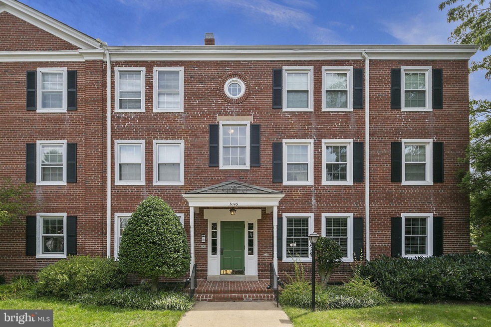 3049 S Buchanan St unit A1, Arlington, VA 22206 - photo 1