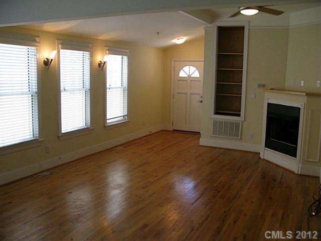 Great Room - Hardwood floors, built in book case, 