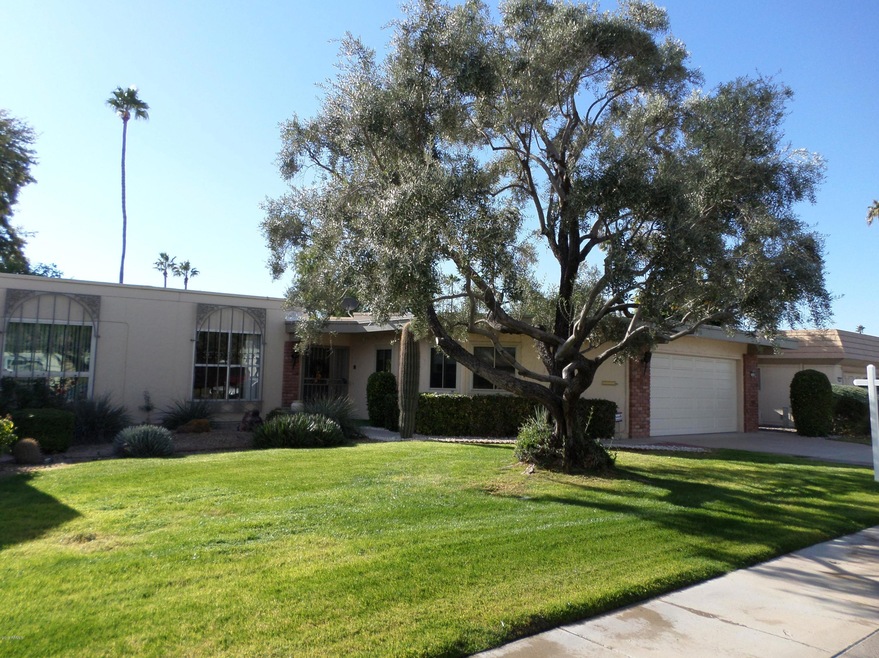 10645 W Pineaire Dr, Sun City, AZ 85351 - photo 1