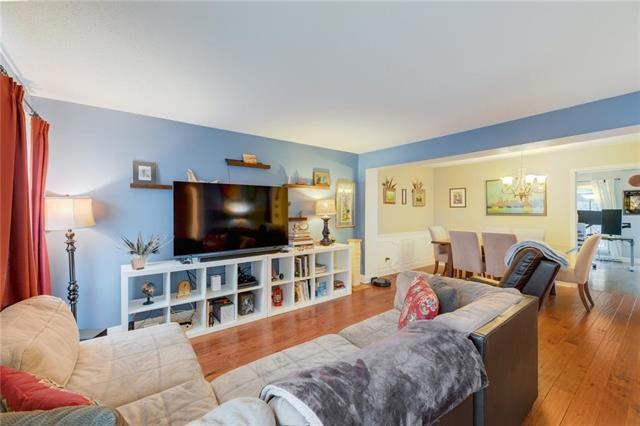 Natural lighting and engineered hardwood flooring 
