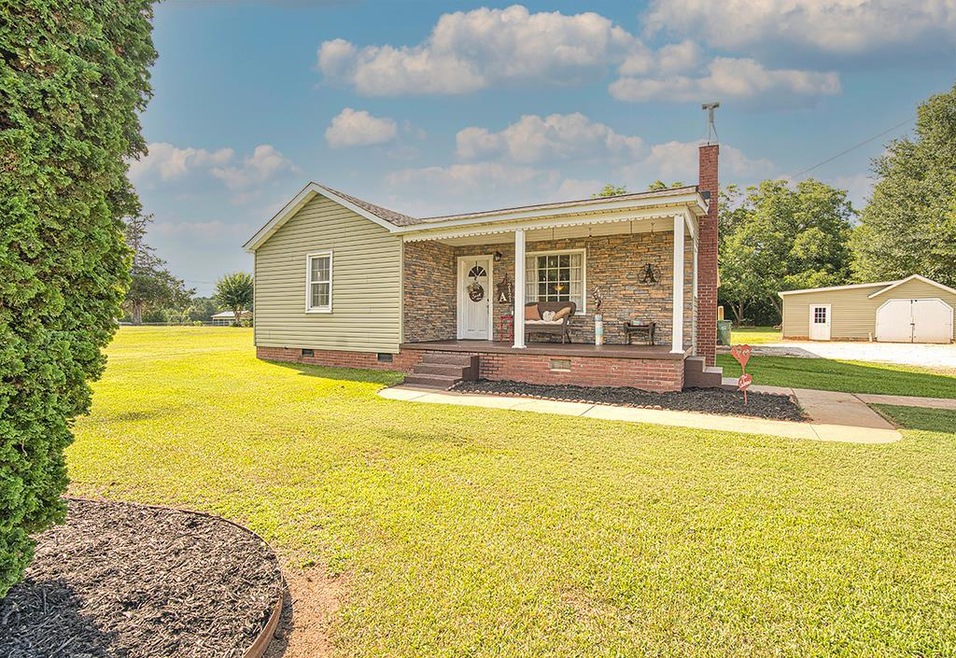 2121 Six Hwy, Six, SC 29666 MLS 126182