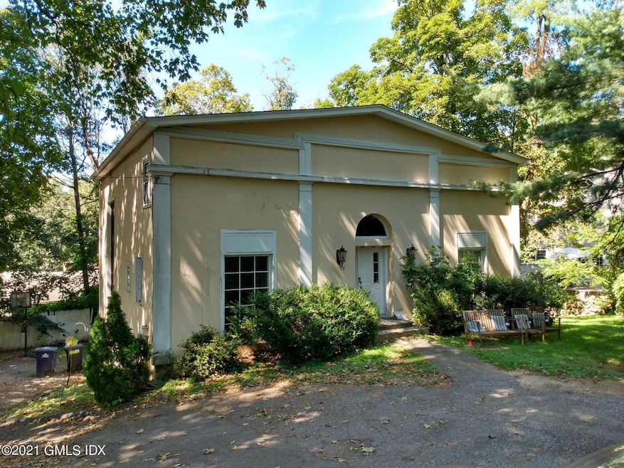 58 Riverside Ave