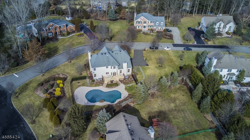 2 Hopper Ct, Mahwah, NJ 07430 - photo 1