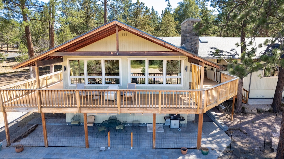 69947 Meadow View Rd, Sisters, OR 97759 - photo 1