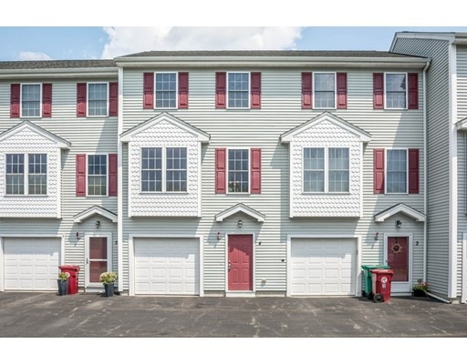 933 Varnum Ave unit 4, Lowell, MA 01854 - photo 1