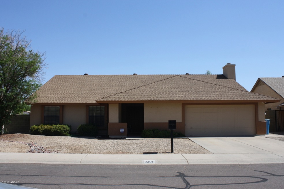 3201 W Helena Dr, Phoenix, AZ 85053 - photo 1