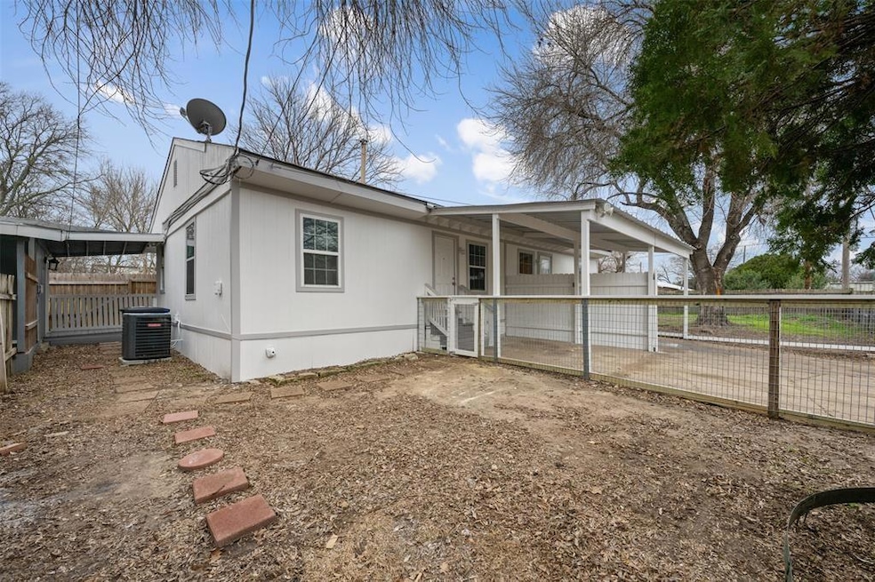 For Rent $1,300/month