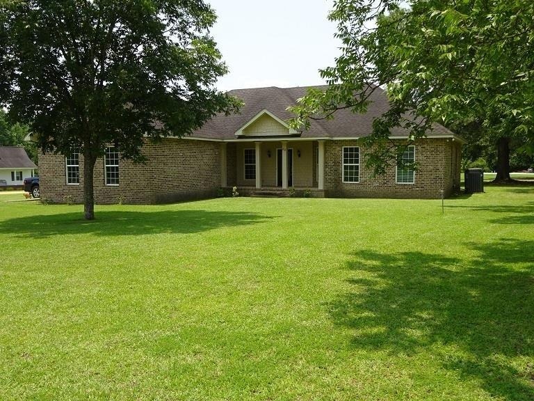 98 Fox Run Dr, Claxton, GA 30417 - photo 1