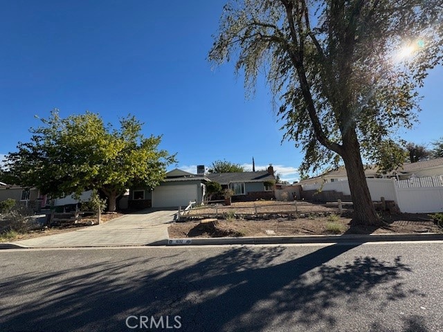 1032 W Avenue j5, Lancaster, CA 93534 - photo 1