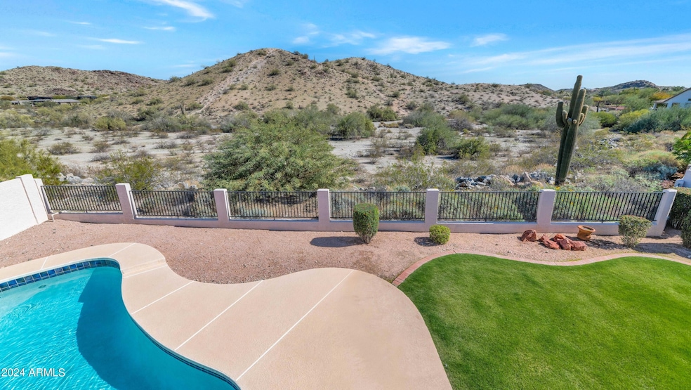 2538 E Desert Willow Drive
