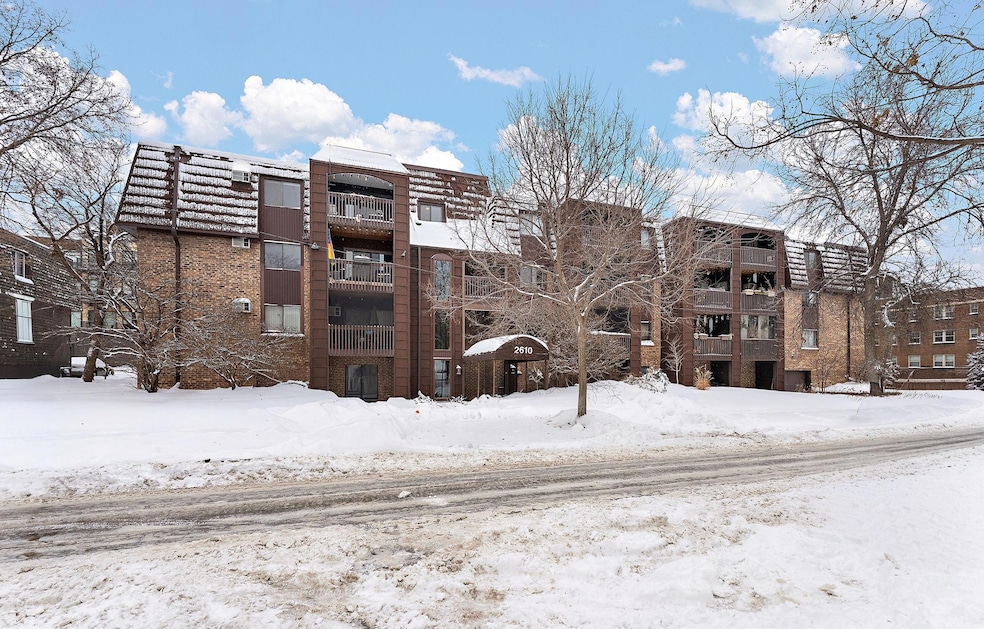 2610 Garfield Ave unit 101, Minneapolis, MN 55408 - photo 1