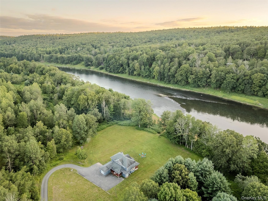 Sold $900,000 • Co-Listing Agent