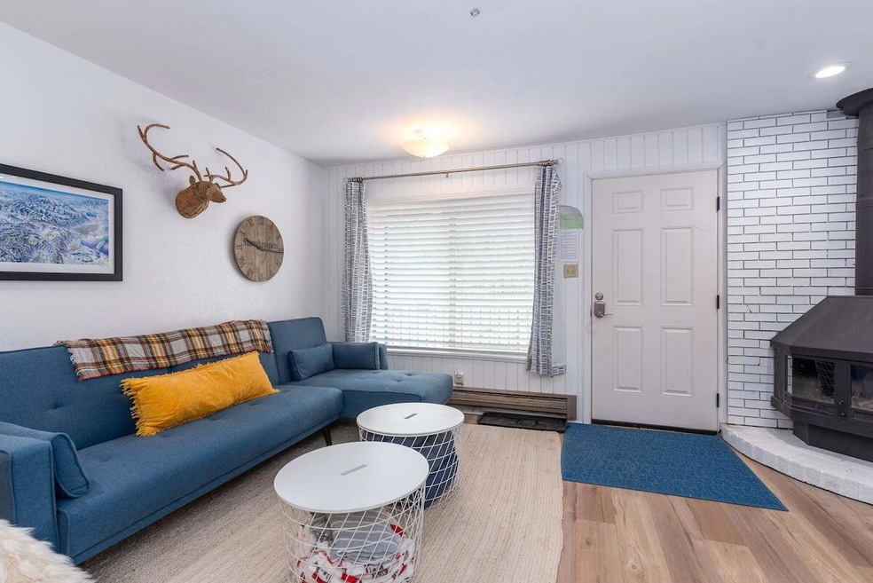 1 - 207 Living Room