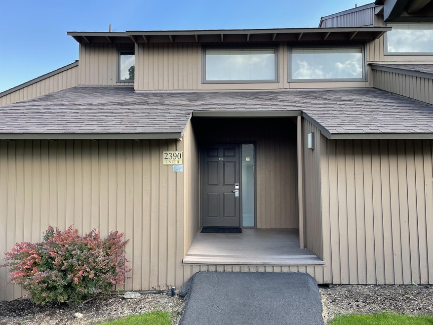 2390 Snowgoose Dr unit RV11B, Redmond, OR 97756 - photo 1