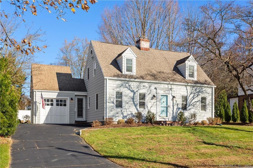 42 Alberta St, Fairfield, CT 06825 - photo 1