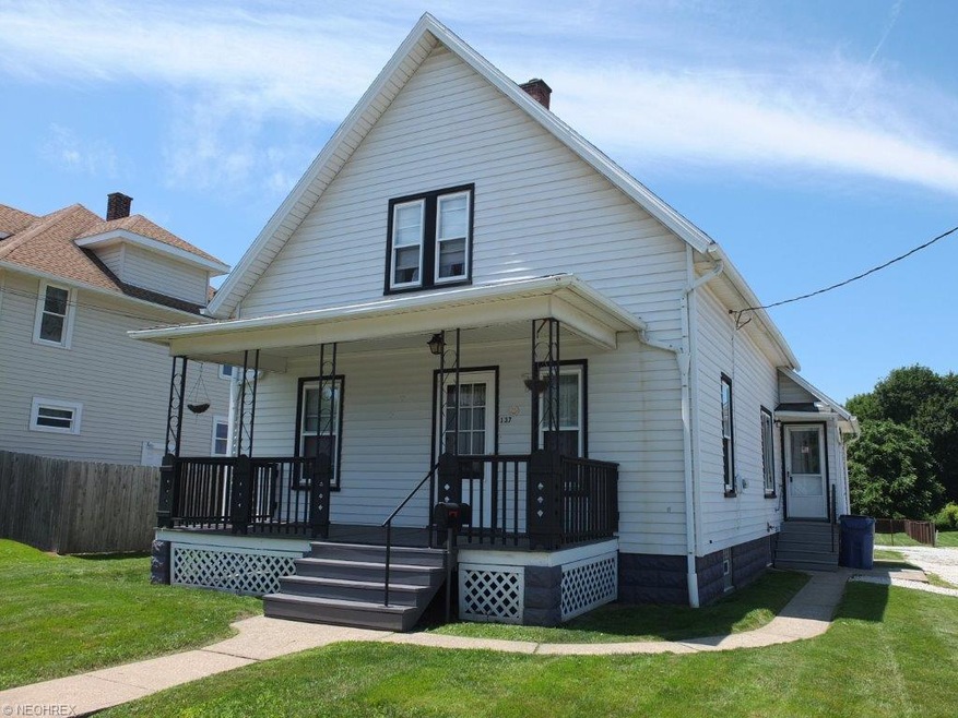Cute 2-3 bedroom home in Perry Township with lots 