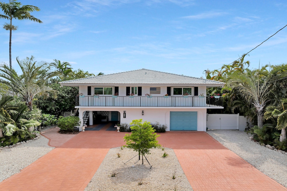 661 12th St, Key Colony Beach, FL 33051 - photo 1