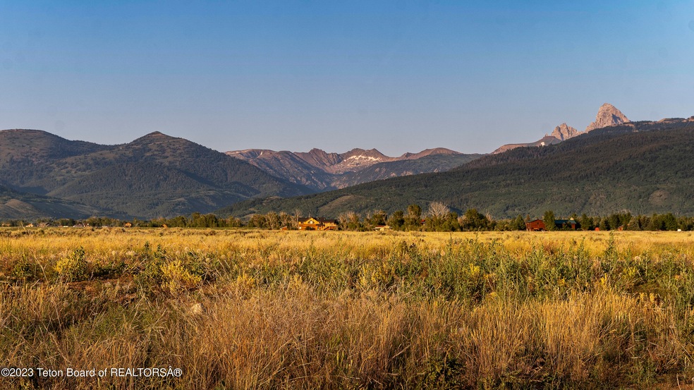 1046 Cahuilla Rd, Driggs, ID 83422 - photo 1