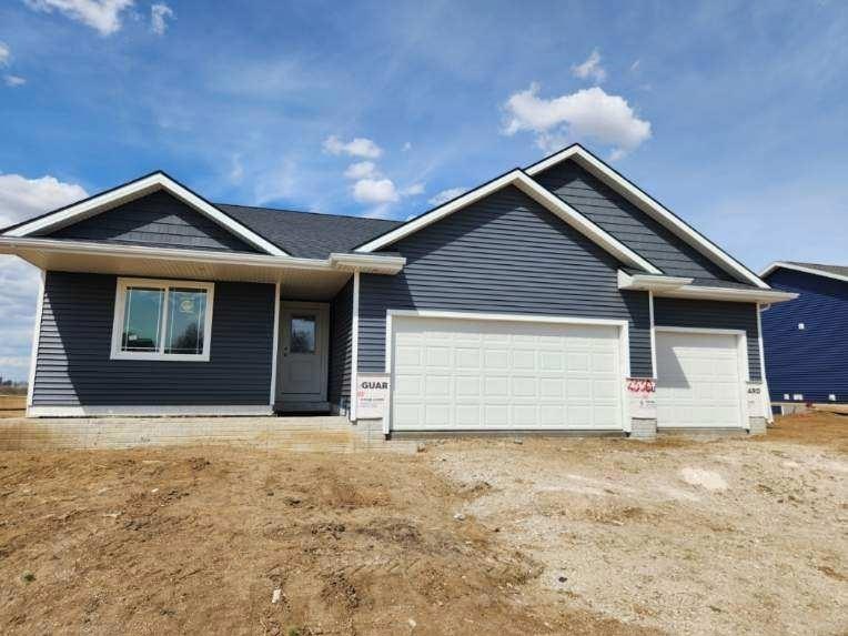 2330 N 8th Ave E, Newton, IA 50208 - photo 1