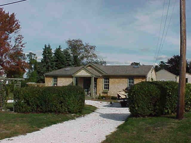 111 Easton Ave, Portsmouth, RI 02871 - photo 1