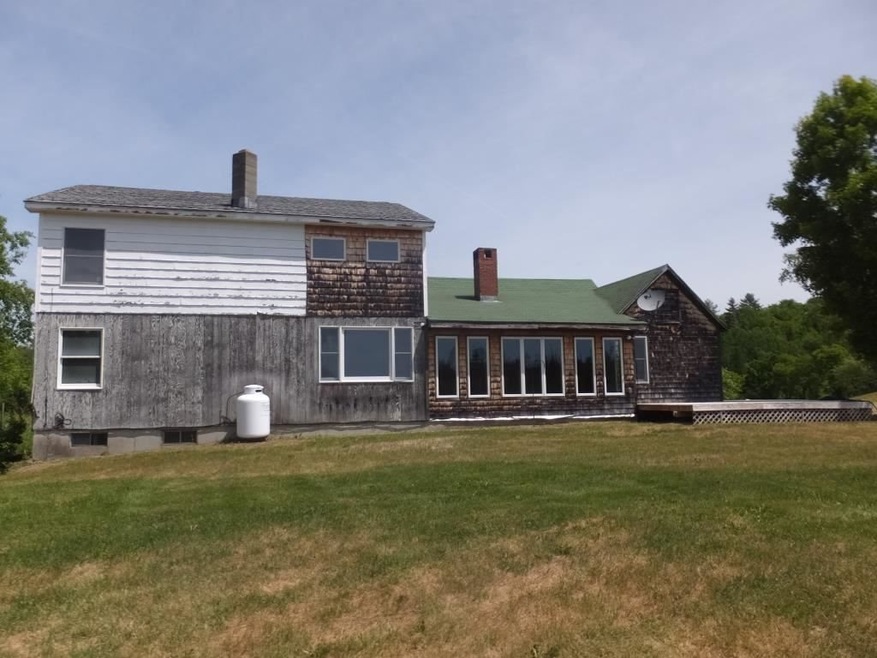 512 Elm St, Lancaster, NH 03584 - photo 1